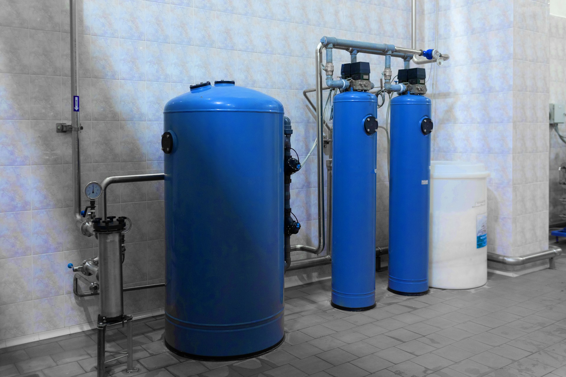 Weighing Your Options: A Detailed Examination of Tank and Tankless Water Heaters